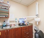 Operatory_at_Smile_Design_Dental_of_Fort_Lauderdale_equipped_with_advanced_dental_equipment.jpg