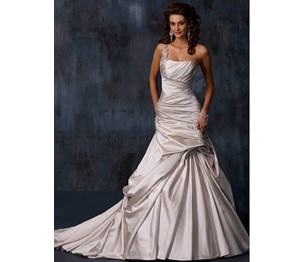 Treasured Moments Bridal & Prom