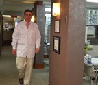Dr_Fine_in_the_hallway_of_his_Lumineers_clinic_in_Wayne_NJ_07470.jpg